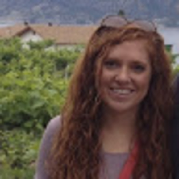 Meet your Posher, Cassandra - Picture 1 of 1